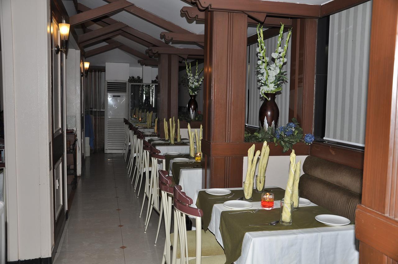 Hotel Sovereign Daman Exterior foto
