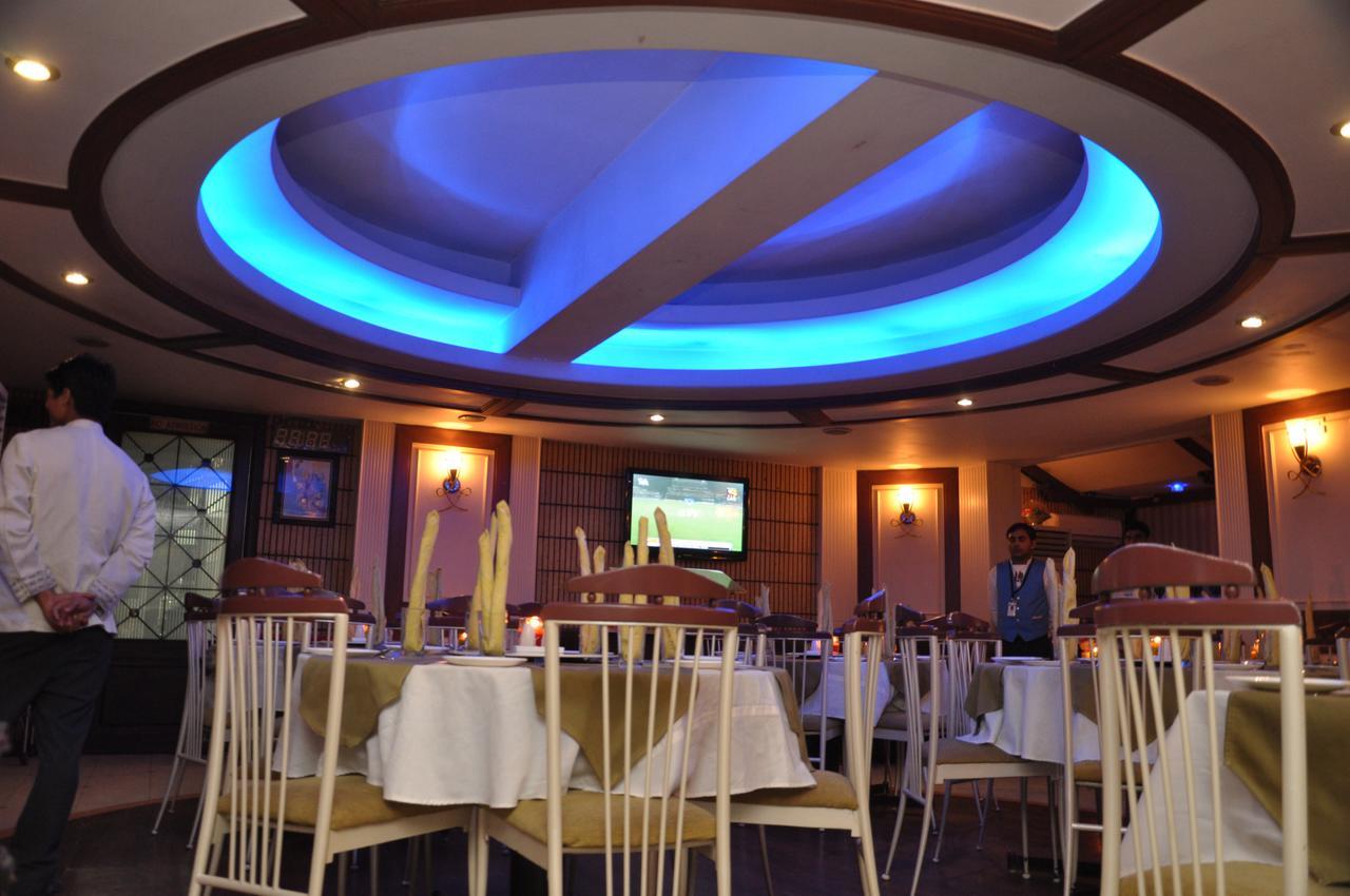Hotel Sovereign Daman Exterior foto