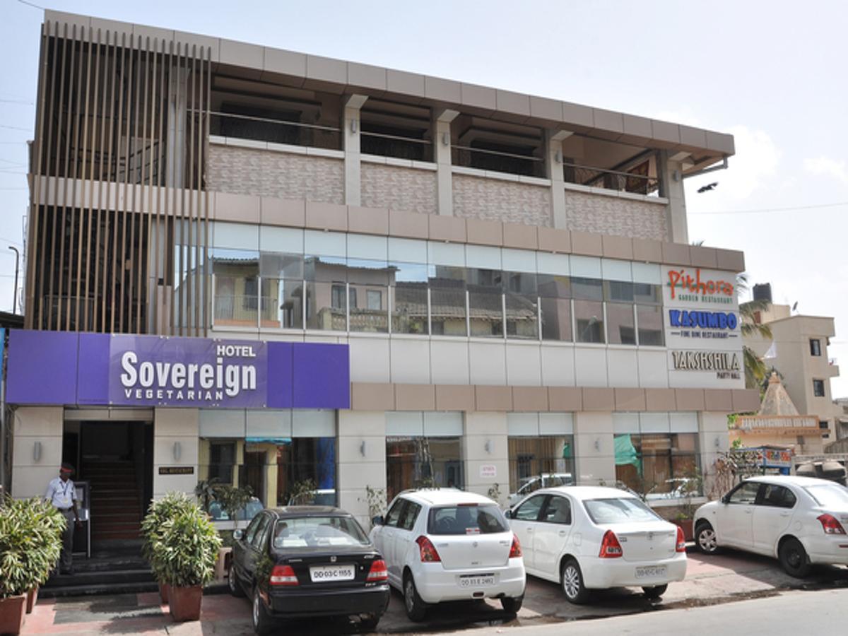 Hotel Sovereign Daman Exterior foto