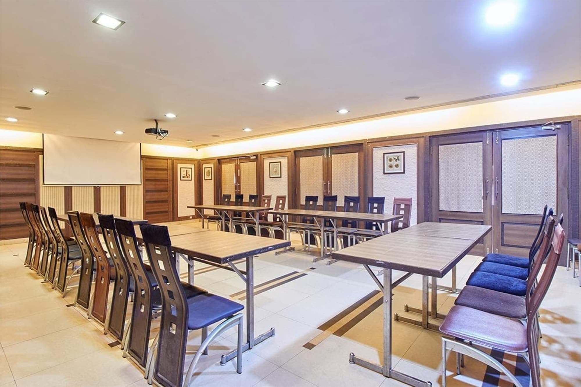 Hotel Sovereign Daman Exterior foto